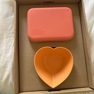 Ollie red bamboo fiber & Silicone food case with yellow bowl